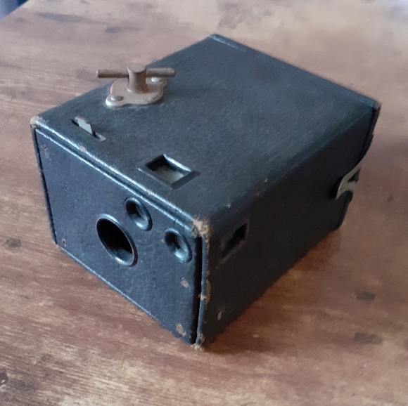 Vintage Kodak Brownie camera - Picture 3 of 4